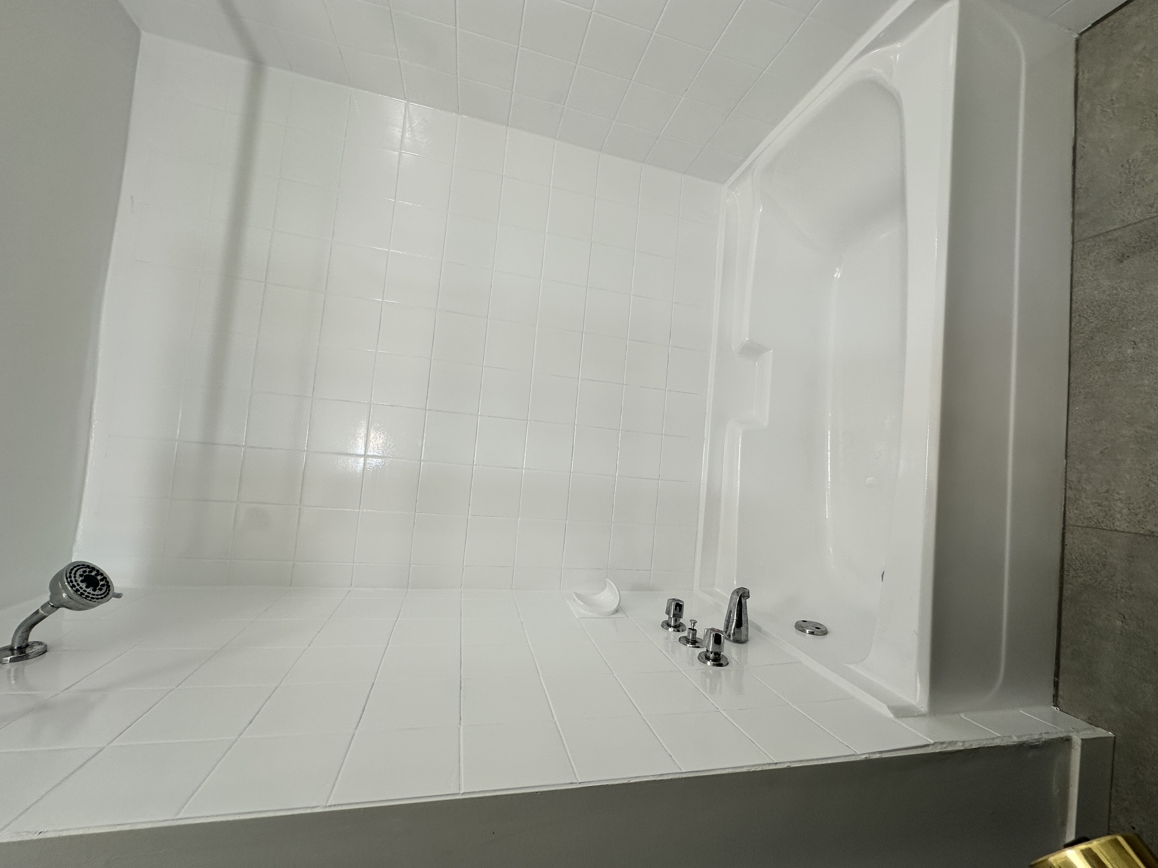 enovated 3-Bedroom Upper | 1.5 Baths | 2 Parking | Fraser
Available Immediately in Vancouver — photo 9