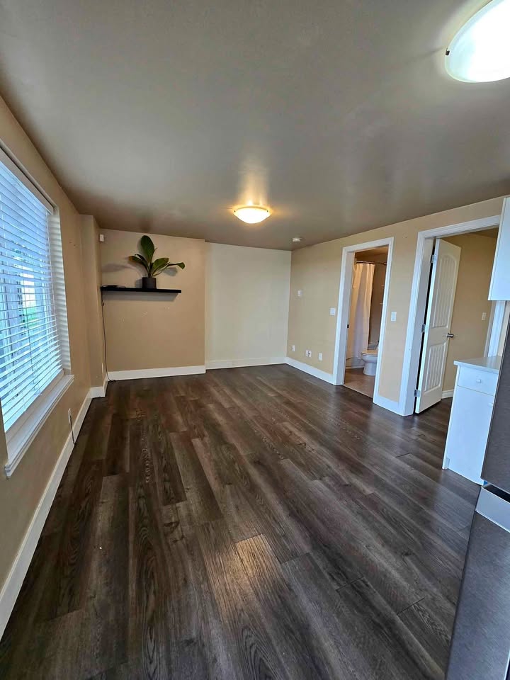 Charming 1-Bedroom Basement Suite in Surrey — photo 2