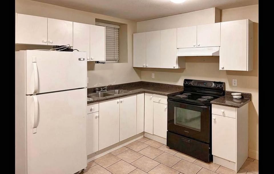 Charming 1 Bed 1 Bath Basement Suite for Rent in Surrey