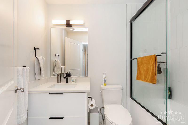 Surrey Townhouse for rent - 3 Bedrooms — photo 13