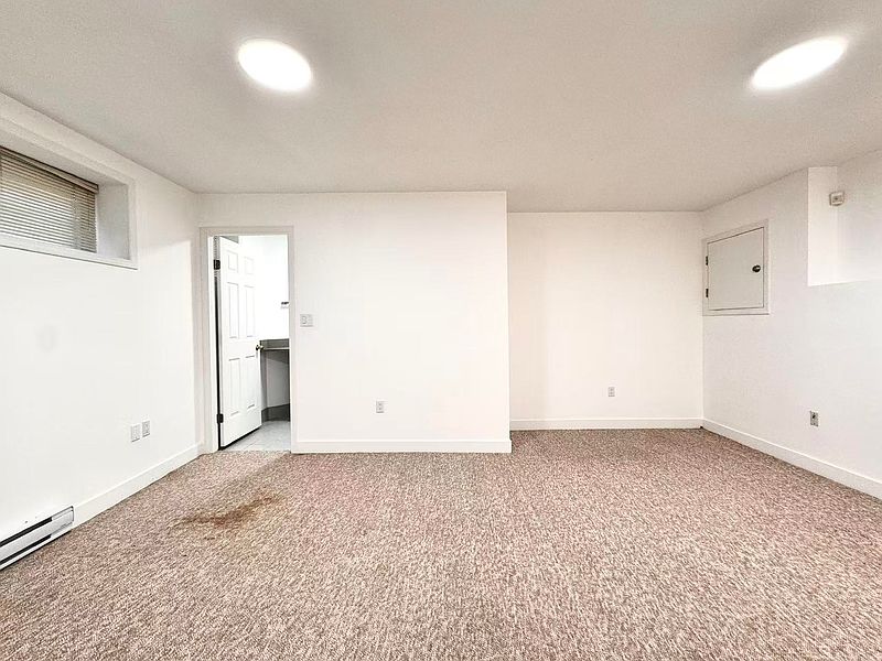 Vancouver House for rent - 3 Bedrooms — photo 8