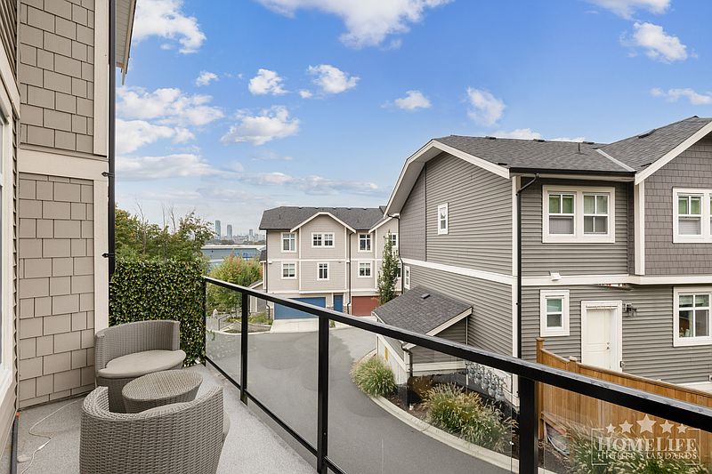 Surrey Townhouse for rent - 3 Bedrooms — photo 8