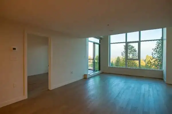 #618–1526 Finlay St, White Rock, BC | 2BD + Den / 2BA Luxury Condo — photo 4