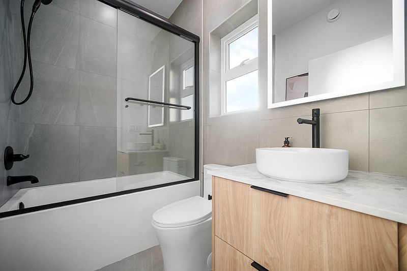 Vancouver House for rent - 5 Bedrooms — photo 7