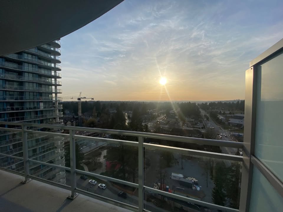 Modern 1-Bed Apartment in Surrey - $1,950/month — photo 14