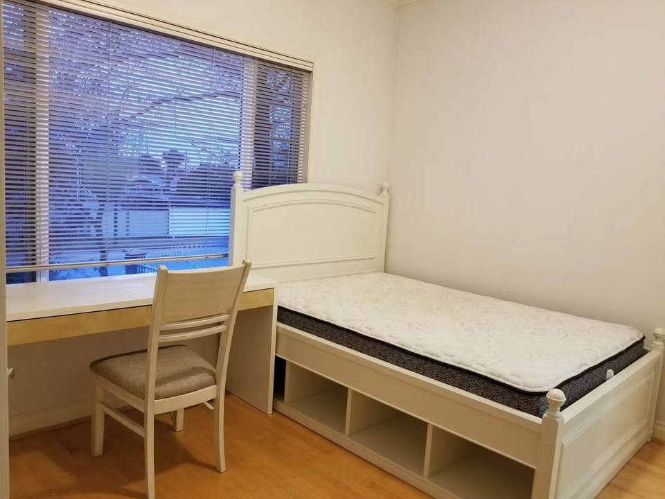 Cozy Bedroom for Rent in Vancouver - CA$1100/month — photo 5
