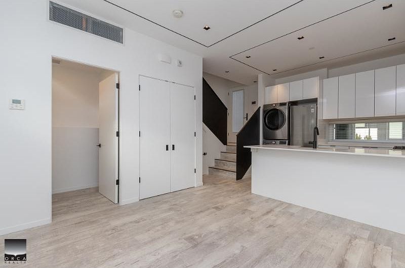 Vancouver House for rent - 2 Bedrooms — photo 2