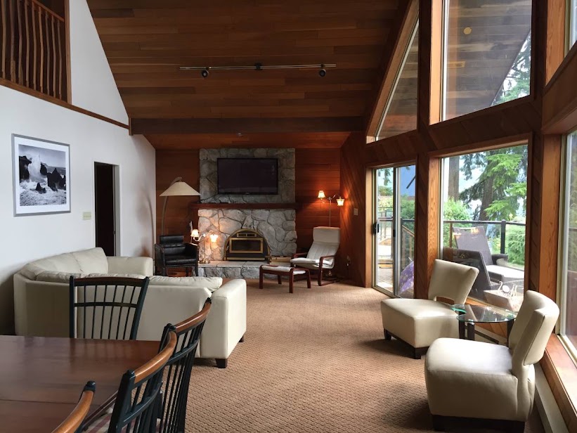 326 Sasamat Ln, North Vancouver | 3BD/2BA | Waterfront Home — photo 15