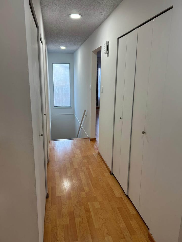 Top Half of 3 Bed House in Surrey - $3000/Month — photo 15