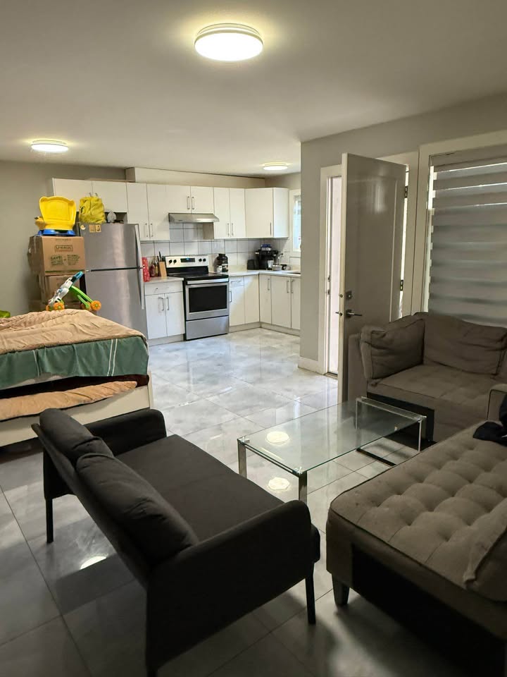 Cozy 2 Bed 2 Bath House for Rent in Surrey — photo 8