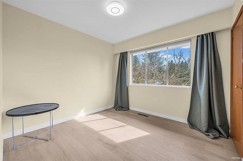 Richmond House for rent - 3 Bedrooms — photo 12