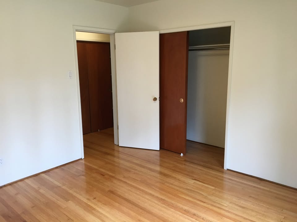 Charming 1 Bed Apartment in Vancouver — photo 4