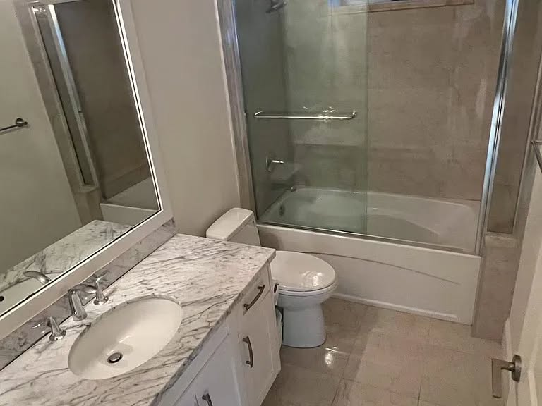 Cozy 1 Bed 1 Bath Apartment in Vancouver — photo 8