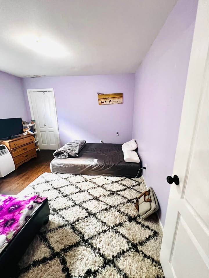 Cozy 2-Bedroom Basement Suite in Surrey — photo 13