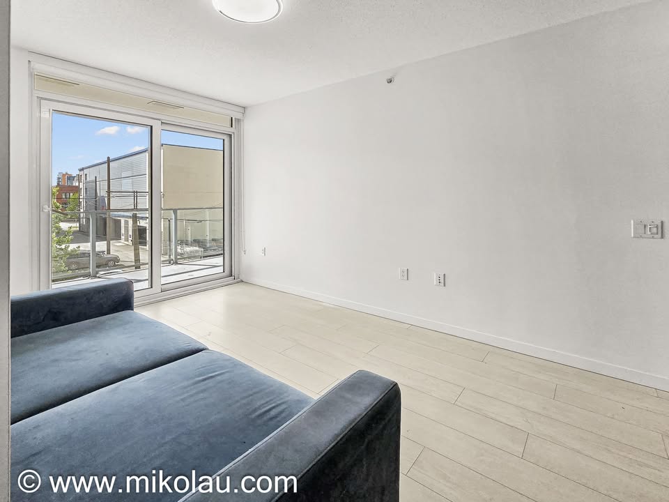 Spacious 2 Bed Apartment in Vancouver for Rent — photo 12