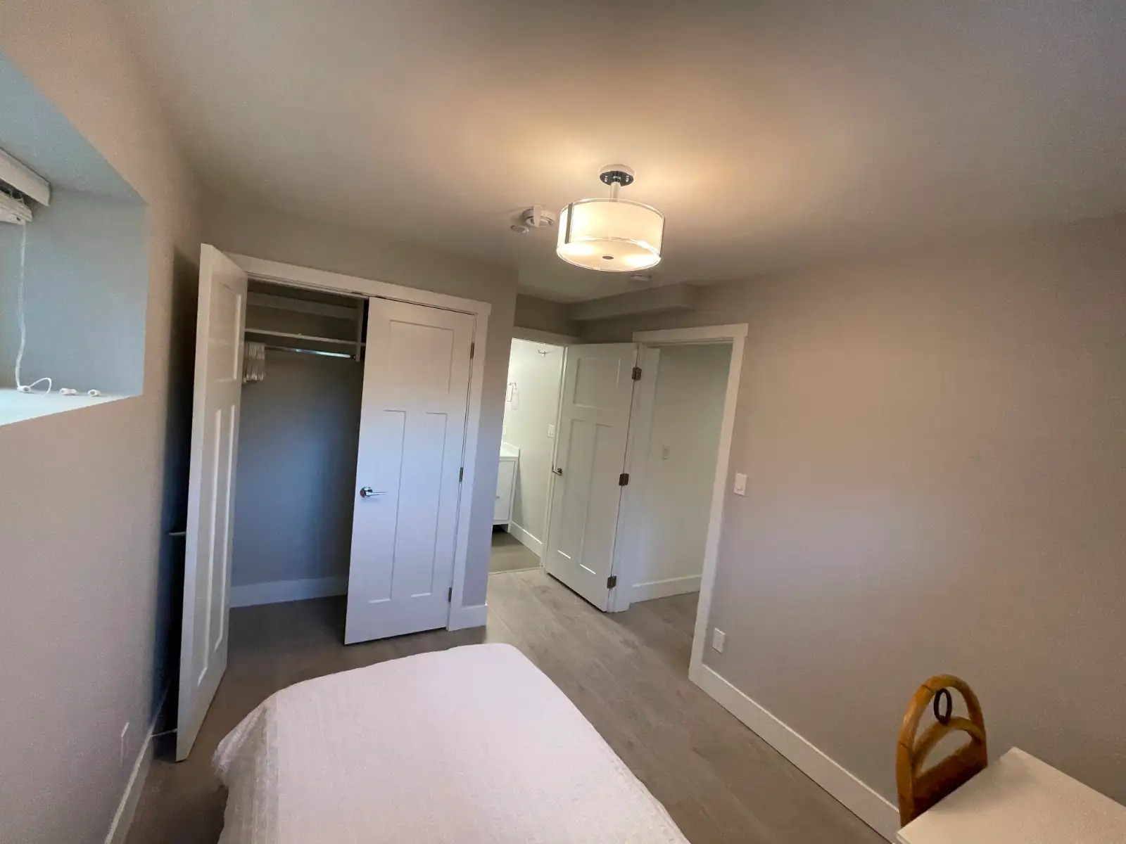 Dunbar, Vancouver | 3BR/2BA Suite | Near UBC — photo 2