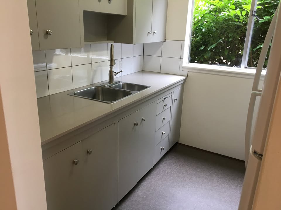 Charming 1 Bed Apartment in Vancouver — photo 8