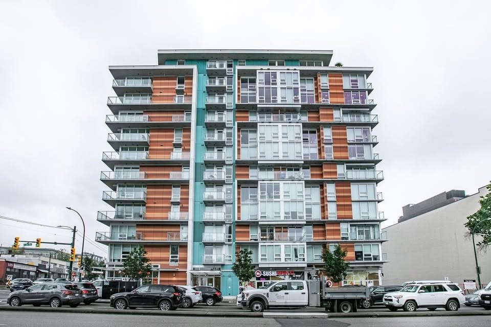 Spacious 2 Bed Apartment in Vancouver for Rent — photo 25