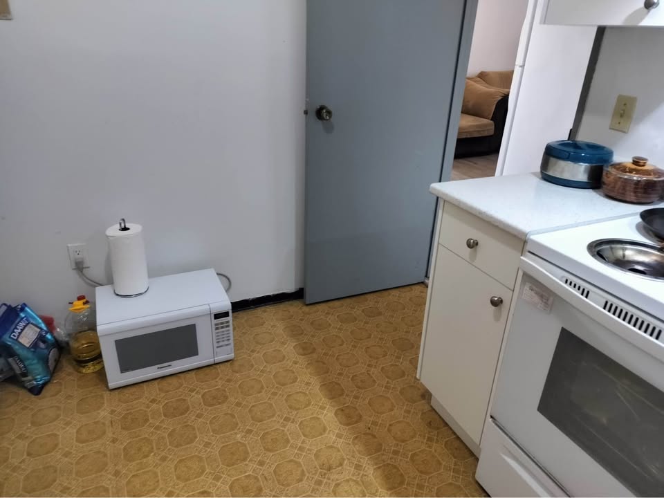 Charming 2 Bed House for Rent in Surrey — photo 14
