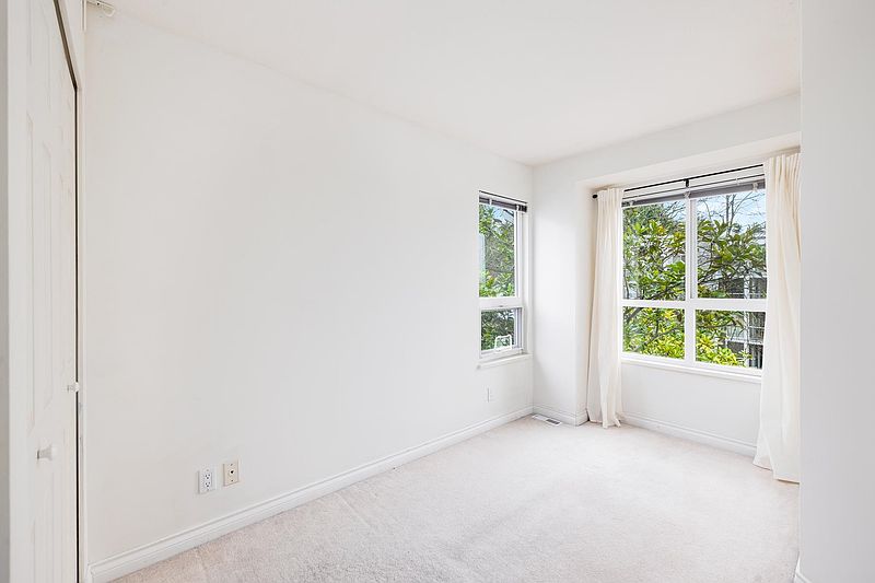 Vancouver Townhouse for rent - 3 Bedrooms — photo 10
