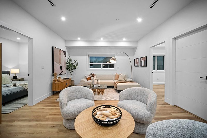 Vancouver House for rent - 5 Bedrooms — photo 13
