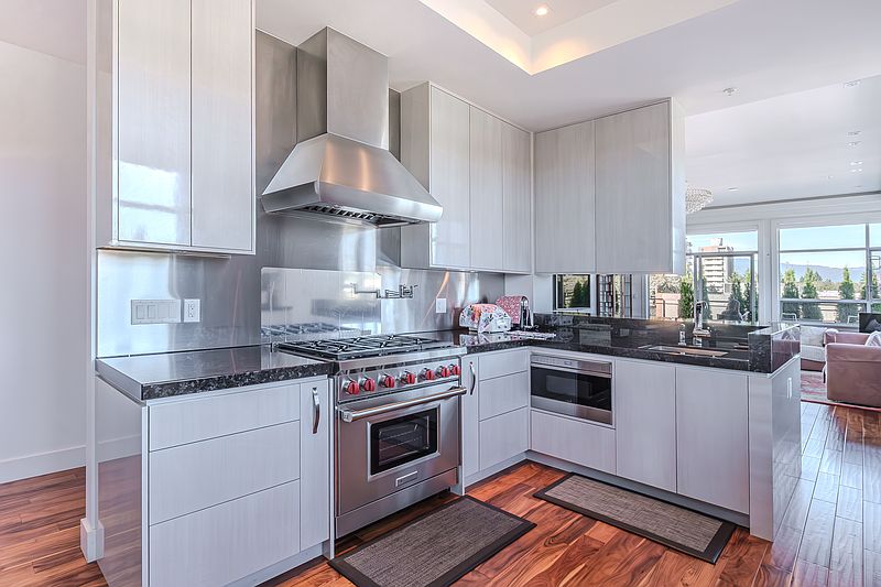 Vancouver Apartment for rent - 4 Bedrooms — photo 2