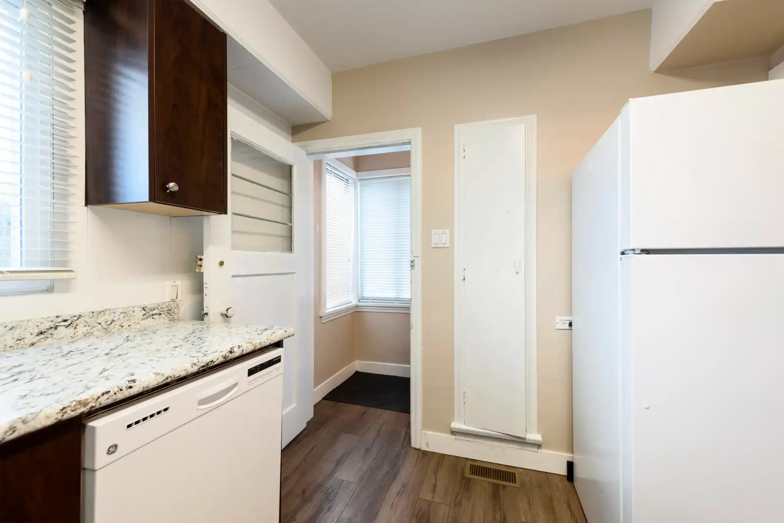 $2999 | 4525 Knight St, Vancouver, BC | 2BD/1BA | Upper House — photo 11