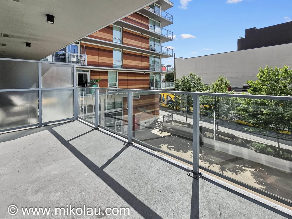 Spacious 2 Bed Apartment in Vancouver for Rent — photo 9