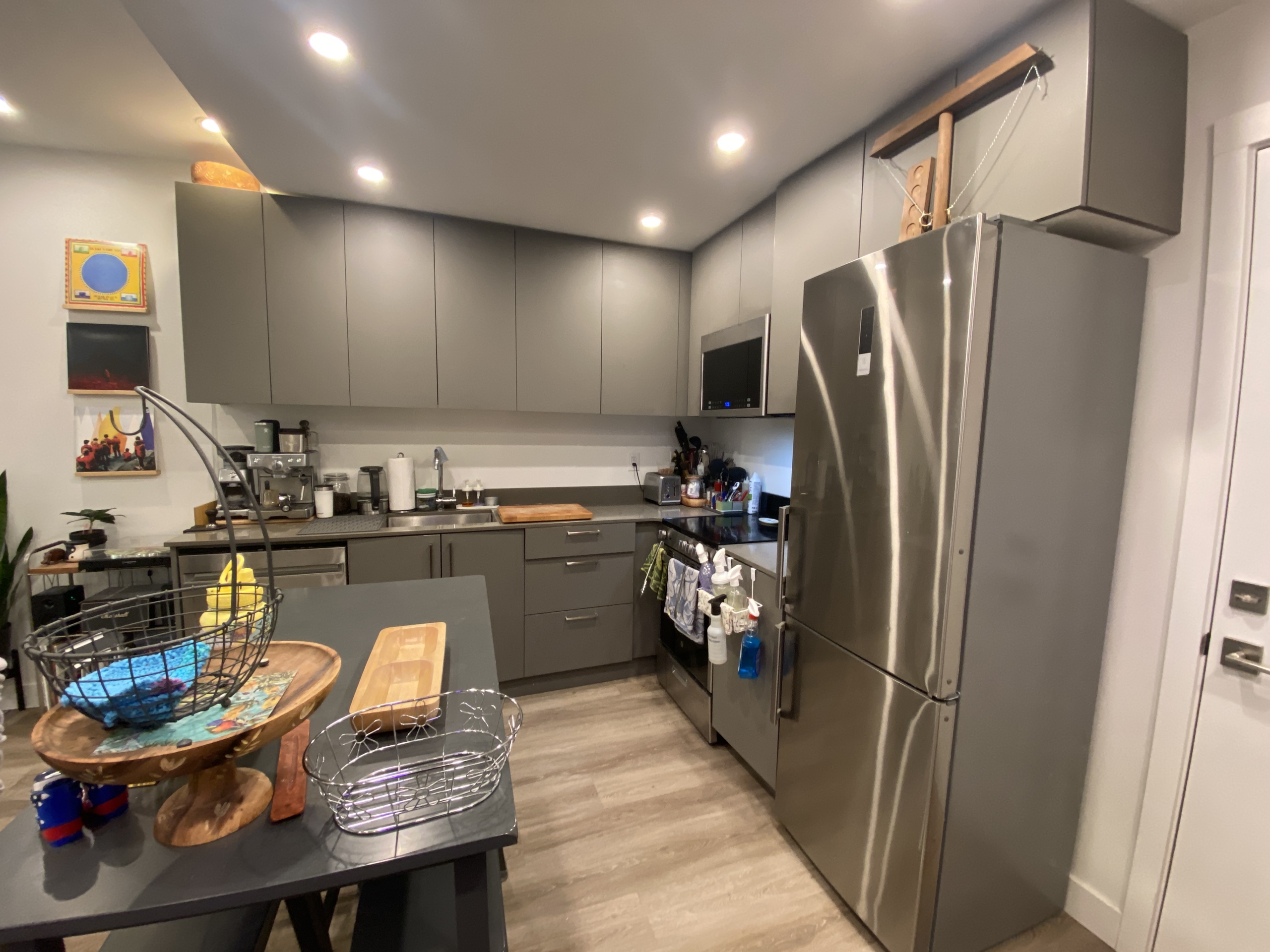 2350 CAD in North Vancouver — photo 2