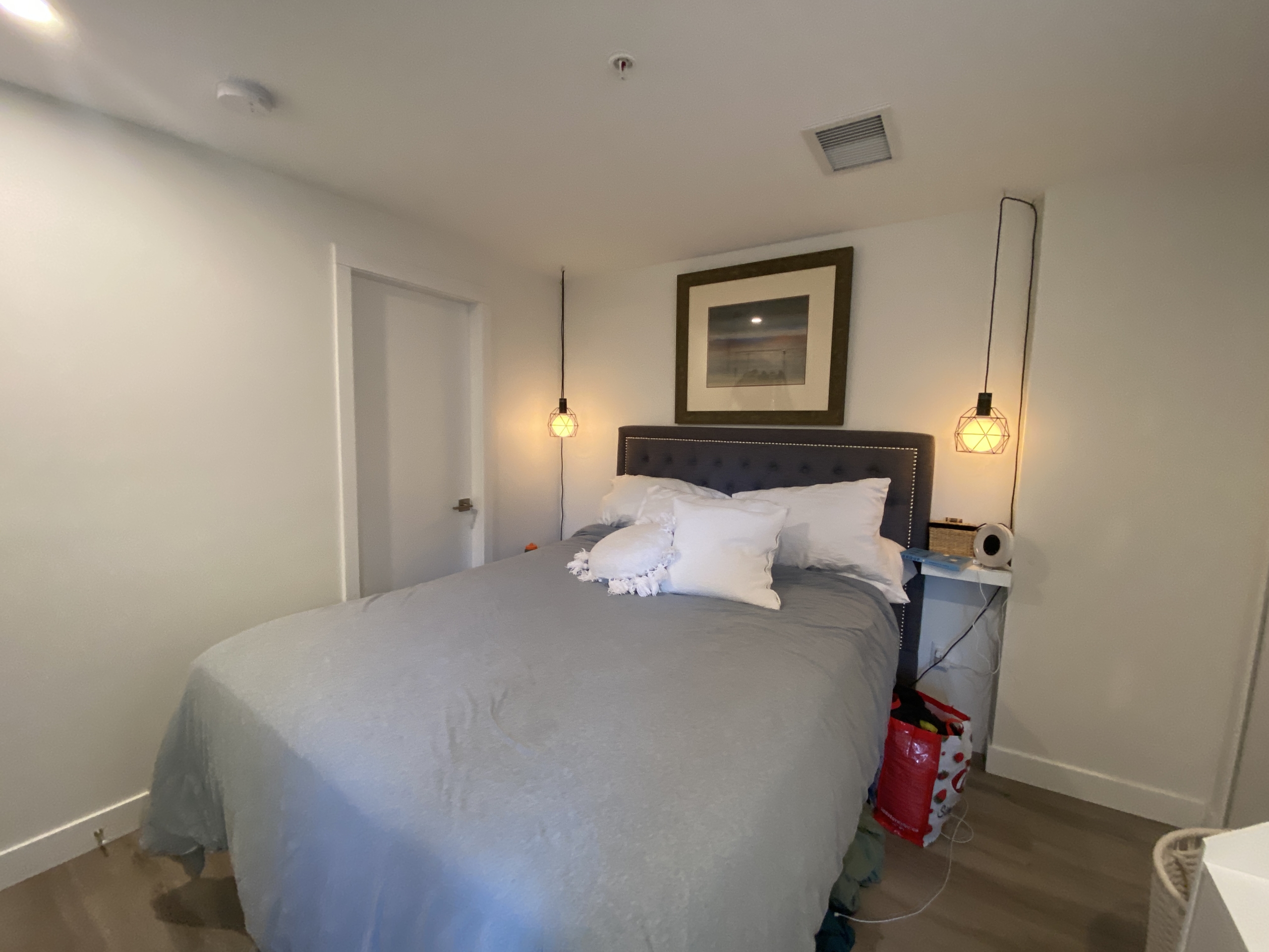 2350 CAD in North Vancouver — photo 10