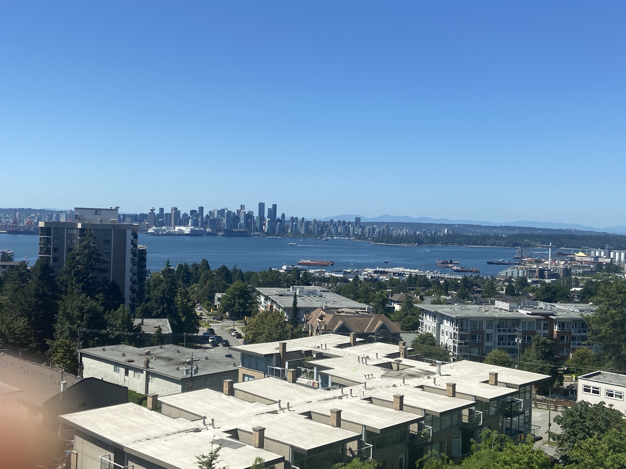 3650 CAD in North Vancouver
