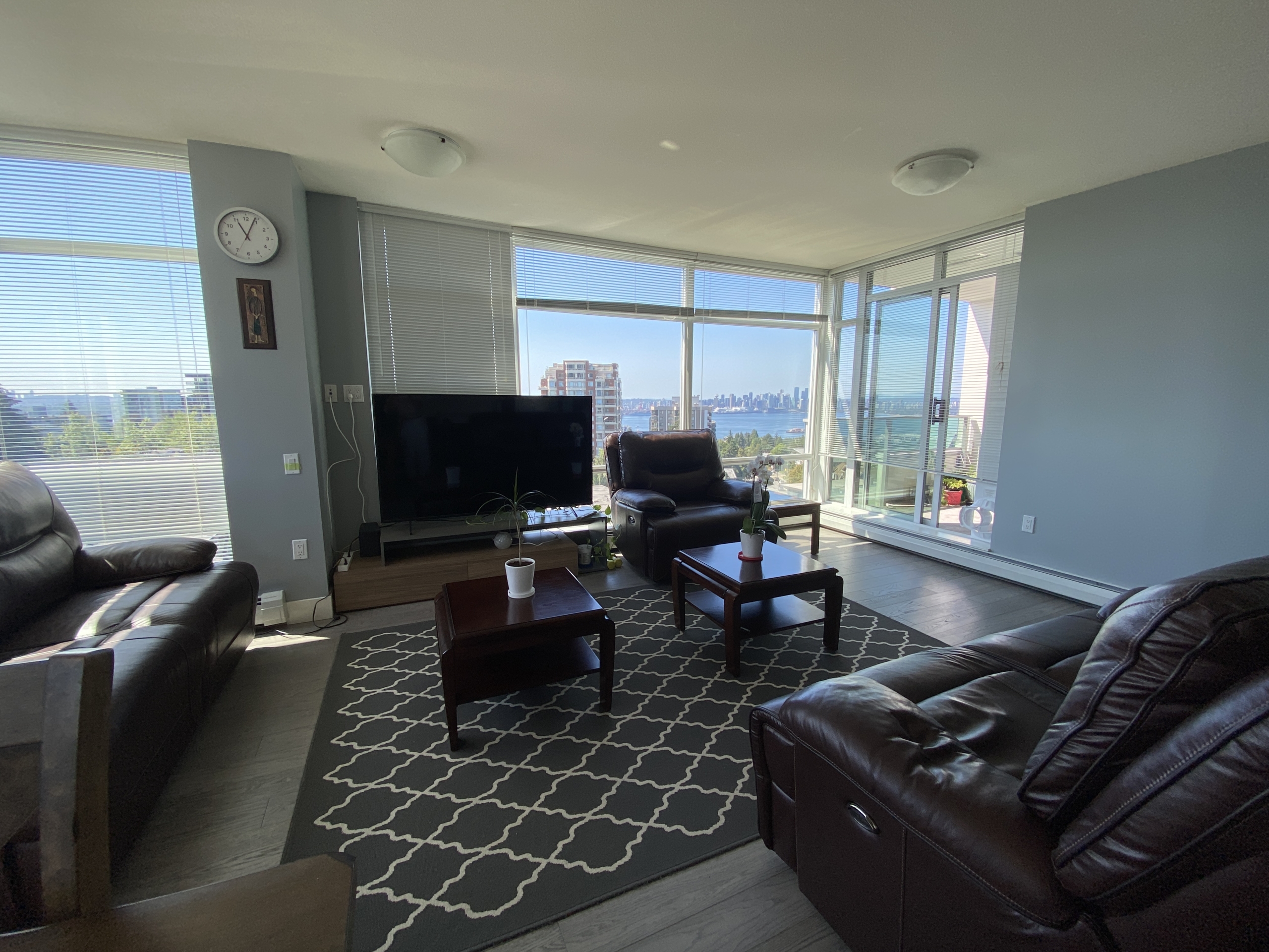 3650 CAD in North Vancouver — photo 5