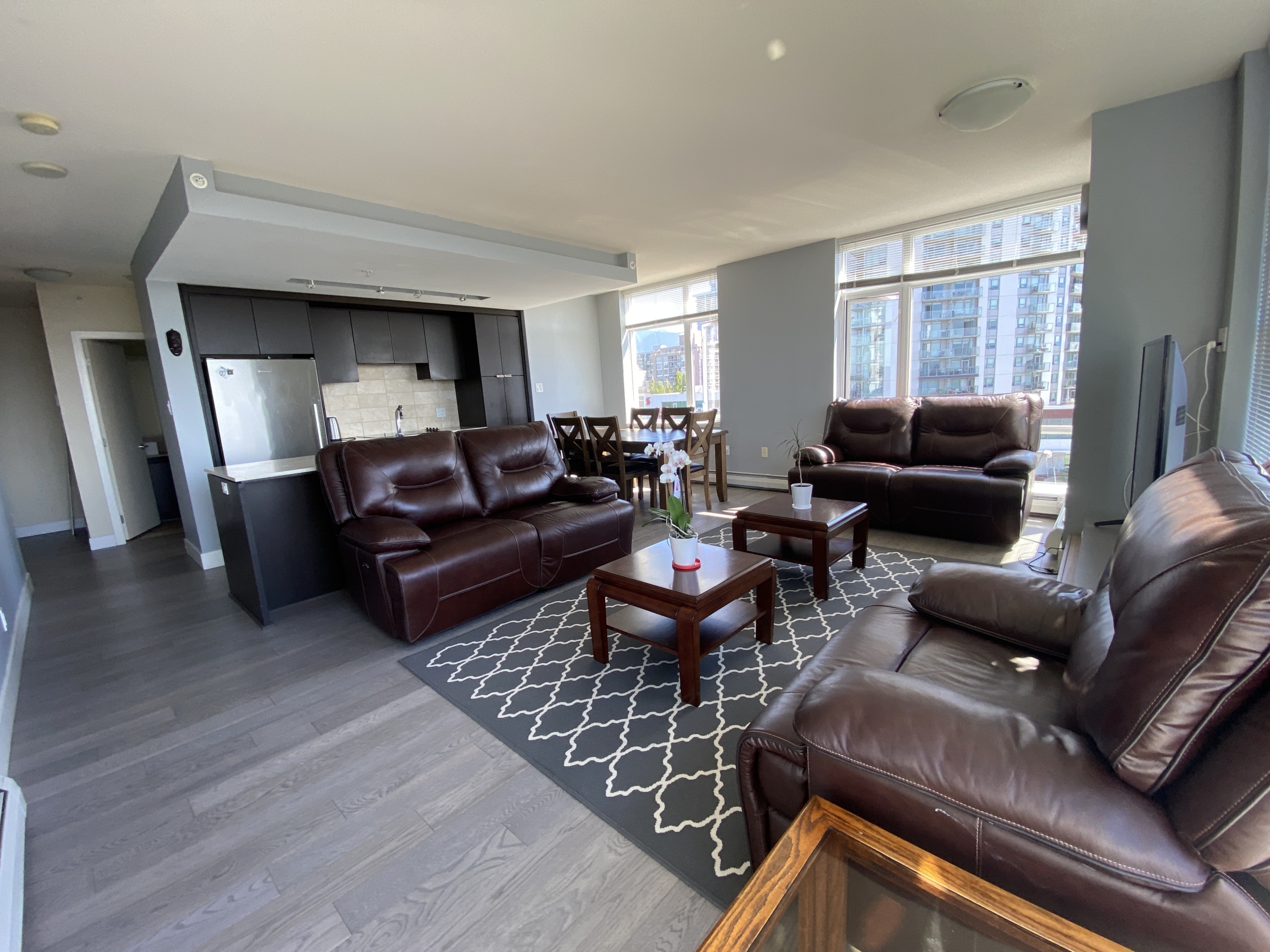 3650 CAD in North Vancouver — photo 4