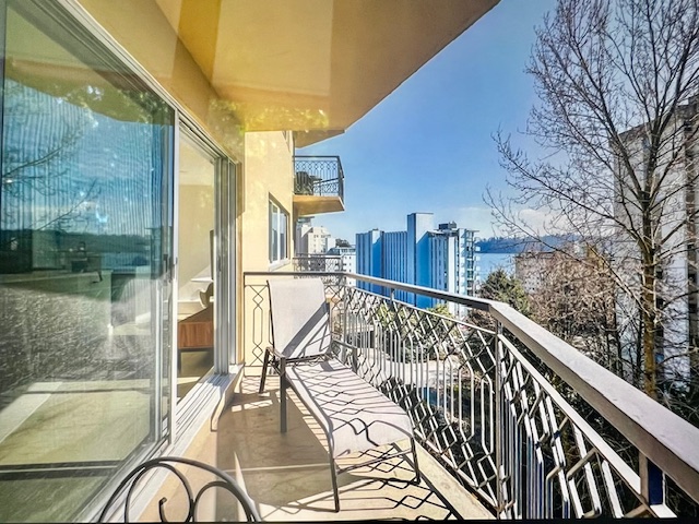 2670 CAD in West Vancouver — photo 2