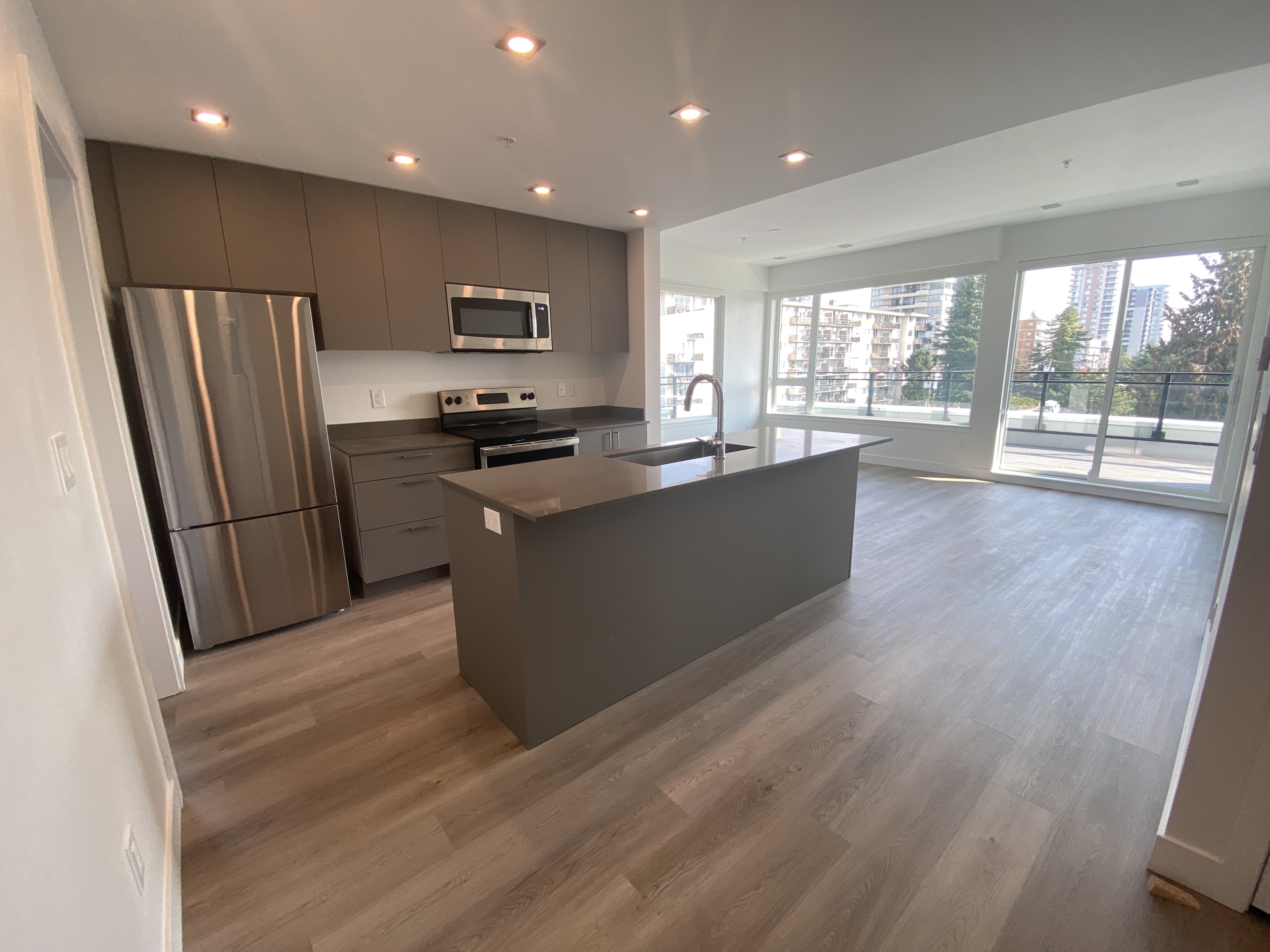 4500 CAD in North Vancouver — photo 2