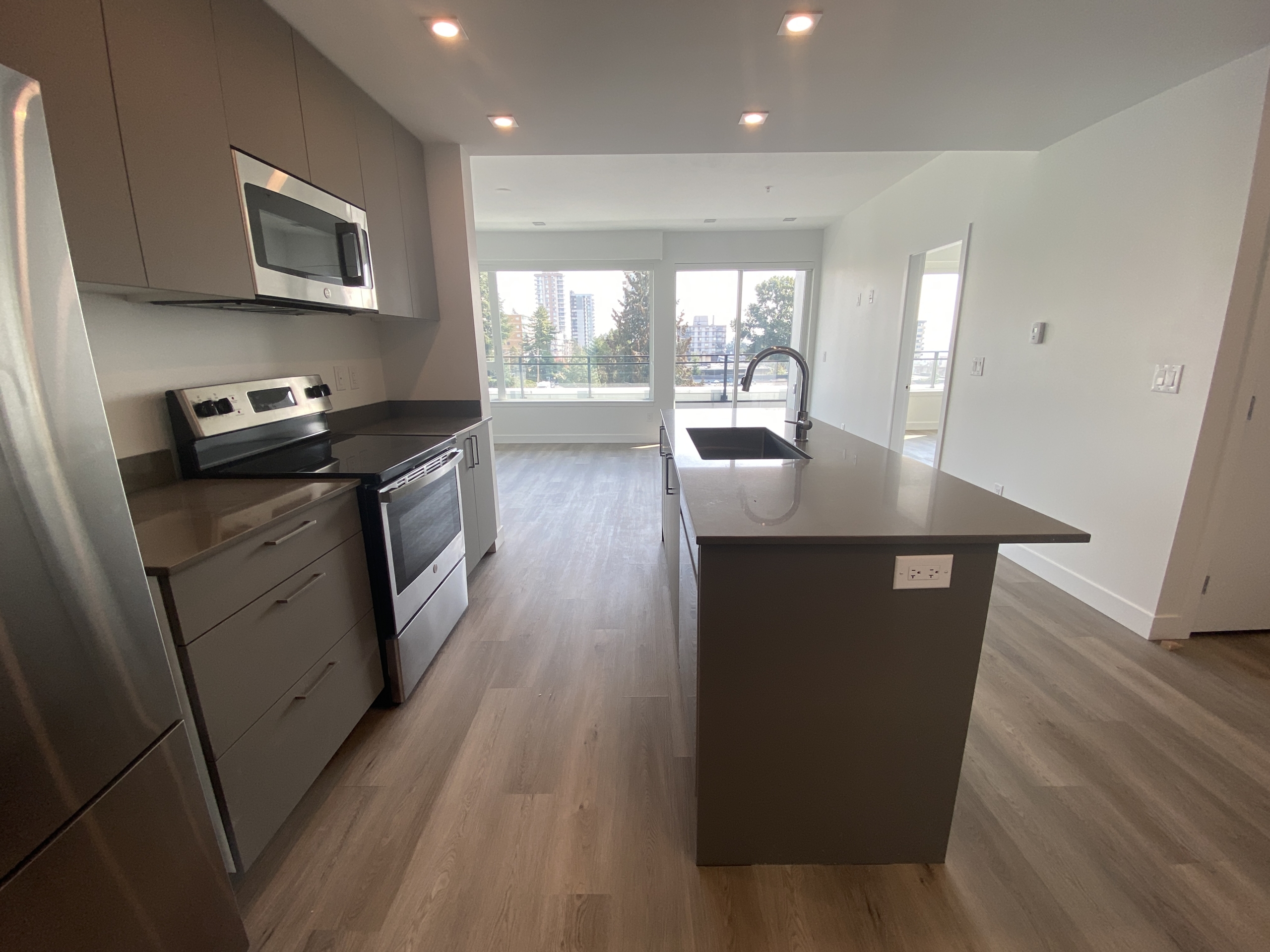 4500 CAD in North Vancouver — photo 3