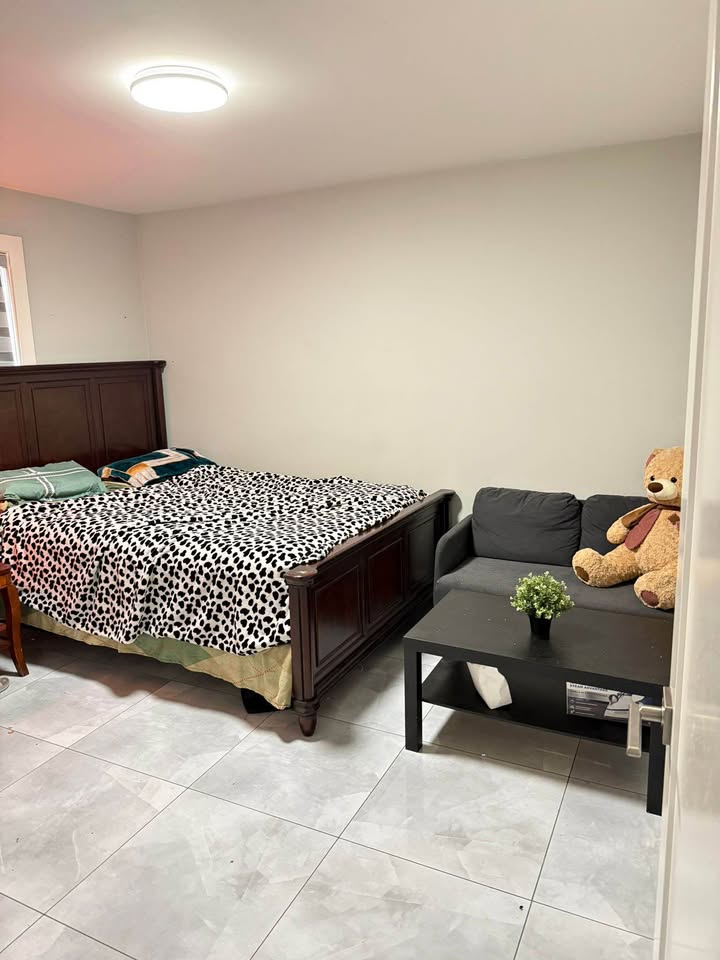 Cozy 2 Bed 2 Bath House for Rent in Surrey — photo 3