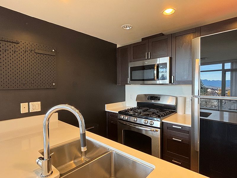 Vancouver Apartment for rent - 2 Bedrooms — photo 4