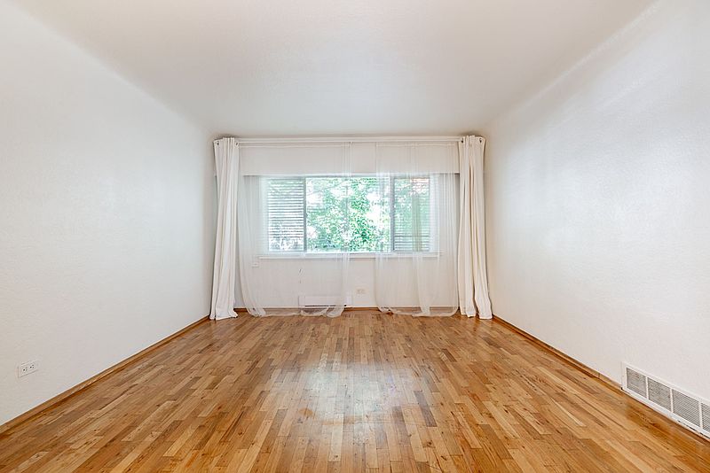 Vancouver Apartment for rent - 2 Bedrooms — photo 6