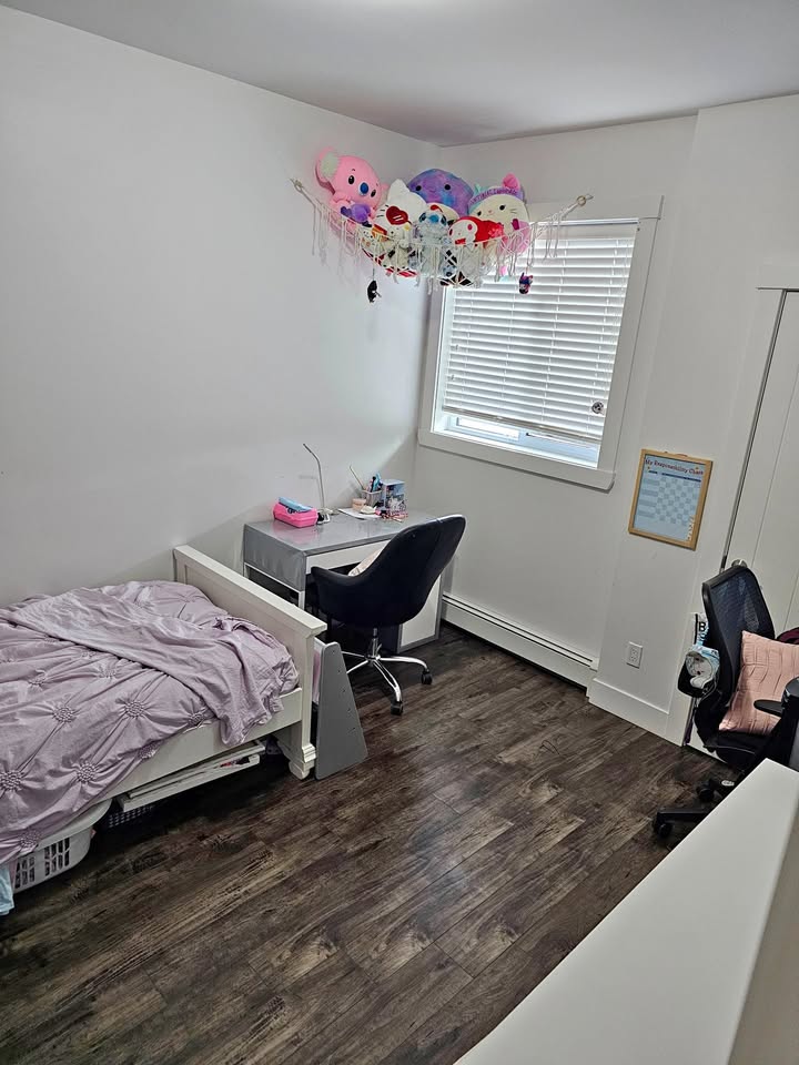 Spacious 1 Bedroom House in Surrey for Rent in Surrey