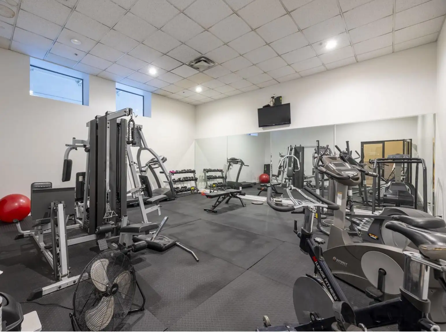 1189 Howe St, Vancouver, BC | 1BD + Den / 1 BA | Downtown Vancouver — photo 17