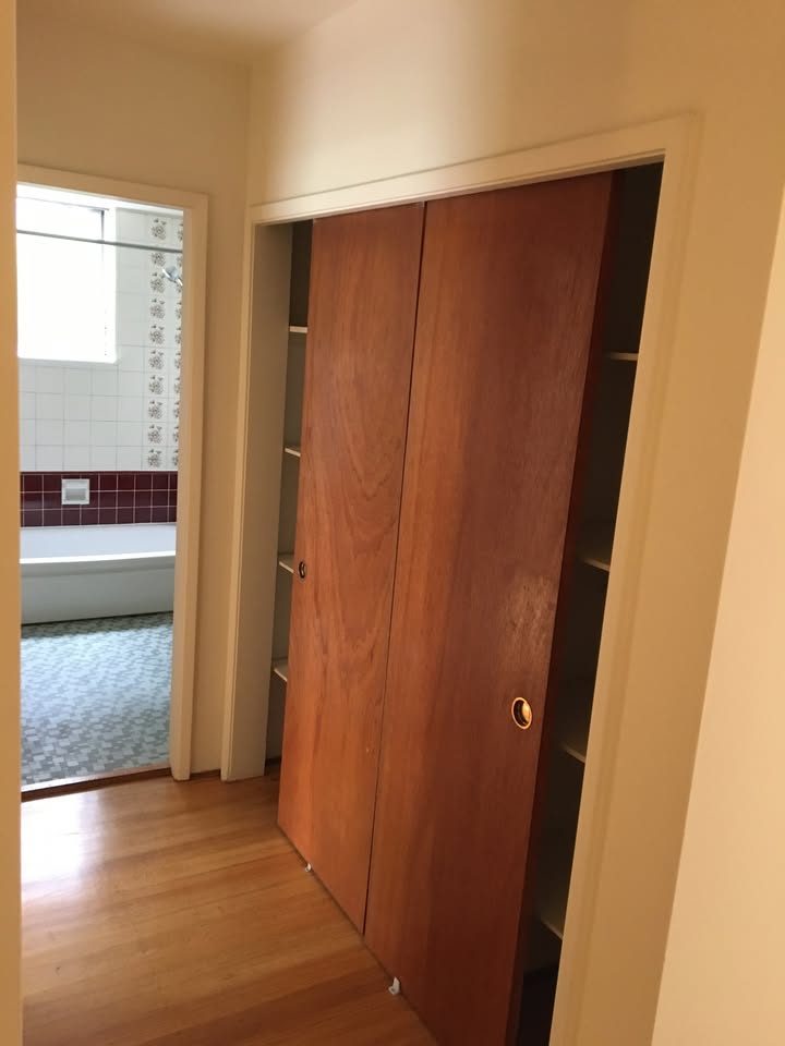 Charming 1 Bed Apartment in Vancouver — photo 10
