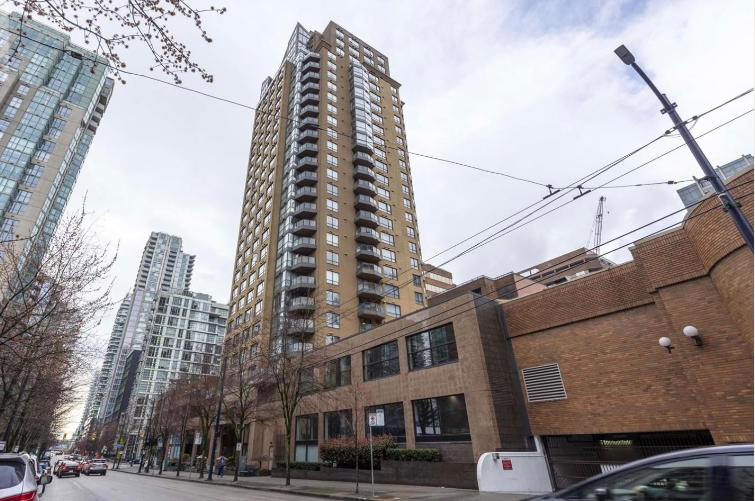 1189 Howe St, Vancouver, BC | 1BD + Den / 1 BA | Downtown Vancouver in Vancouver