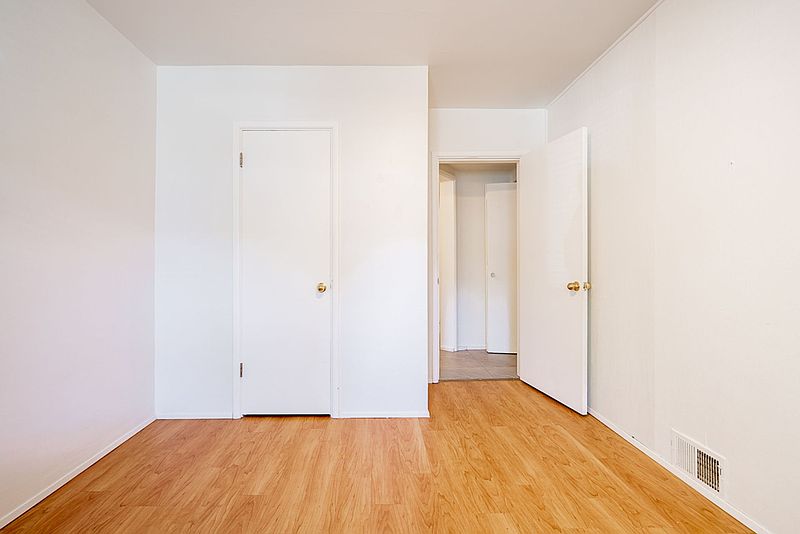 Vancouver Apartment for rent - 2 Bedrooms — photo 17