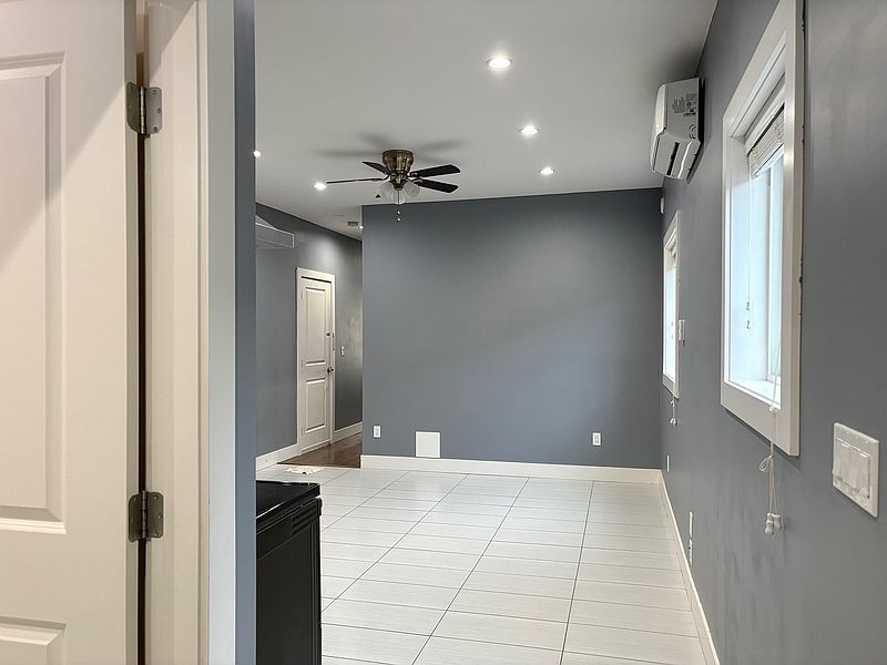 New Westminster House for rent - 2 Bedrooms — photo 4