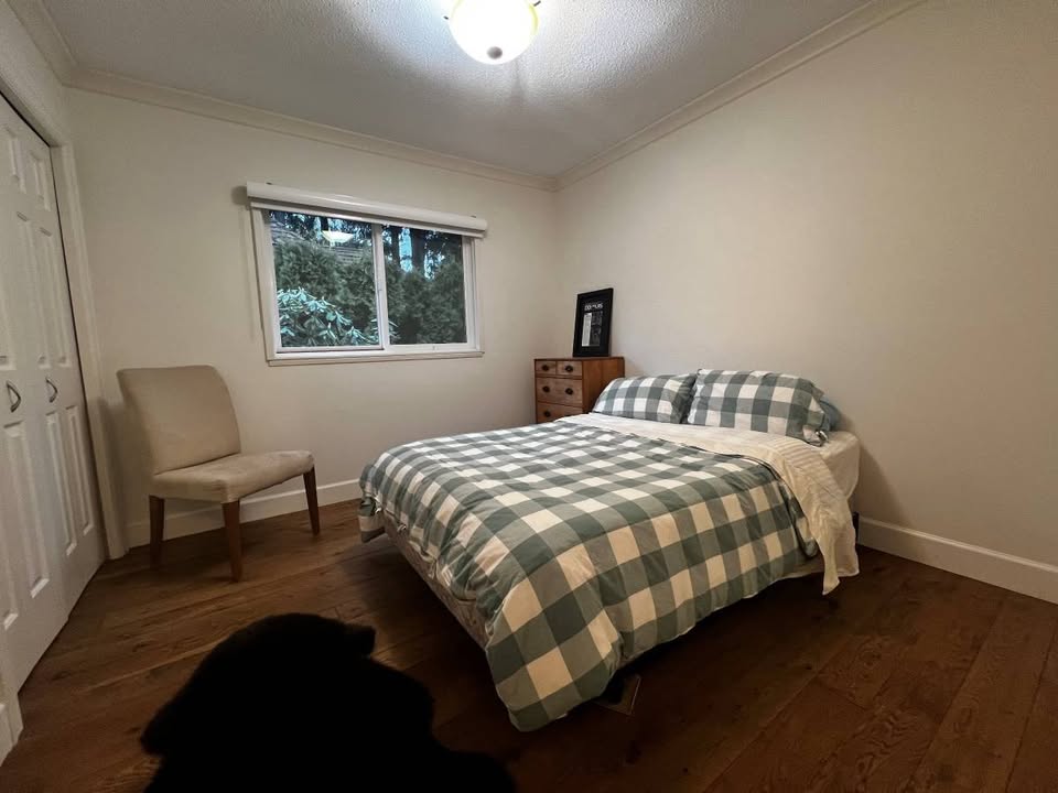 Private Room for Rent in Surrey Bungalow — photo 4