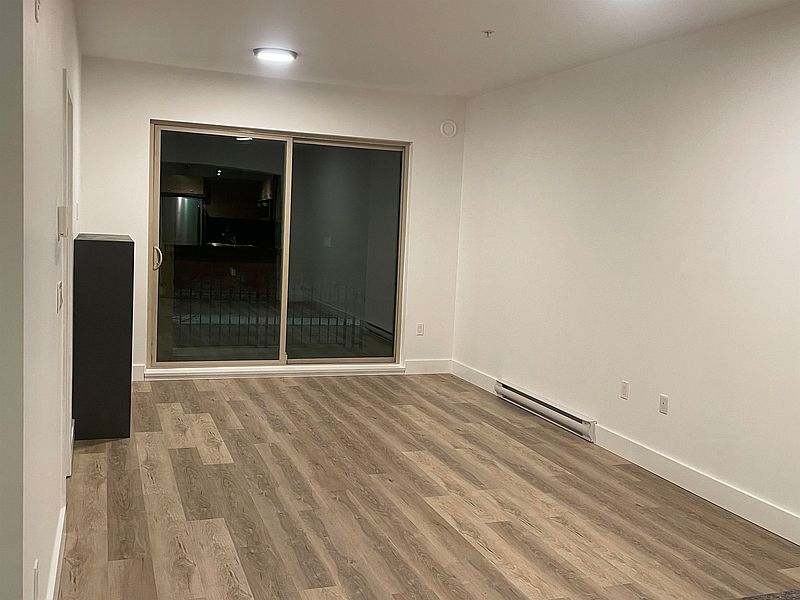 Surrey Apartment for rent - 2 Bedrooms — photo 10