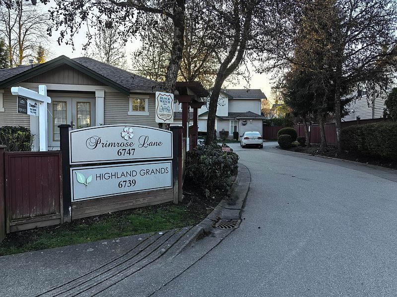 Surrey Townhouse for rent - 5 Bedrooms — photo 19