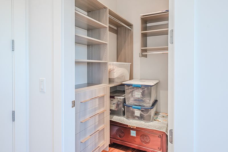 Vancouver Apartment for rent - 4 Bedrooms — photo 18