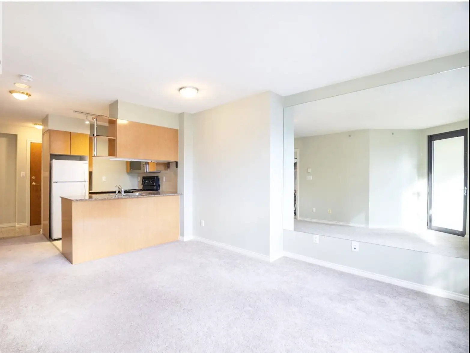 1189 Howe St, Vancouver, BC | 1BD + Den / 1 BA | Downtown Vancouver — photo 6